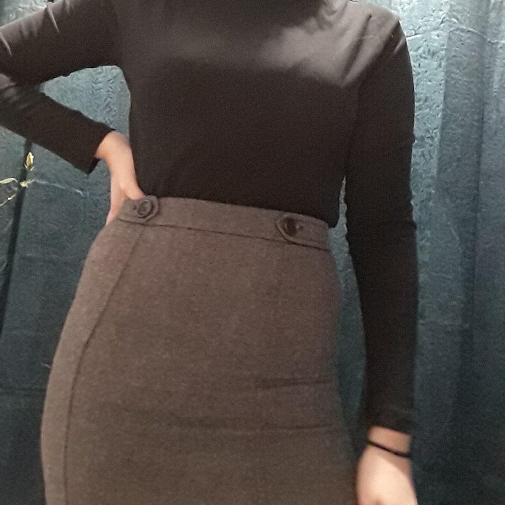 Grey LOFT mini skirt